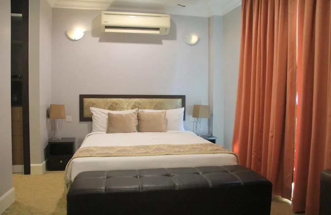 Scholar'S Inn Utmkl-1
